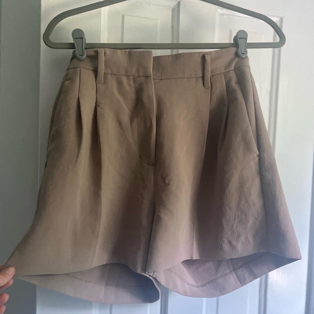 Wilfred Shorts, never worn, tag on